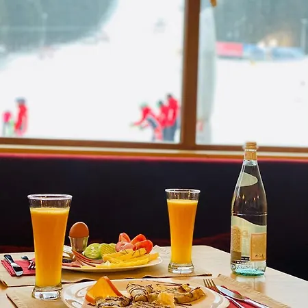 아이스 앤젤스 호텔 4*